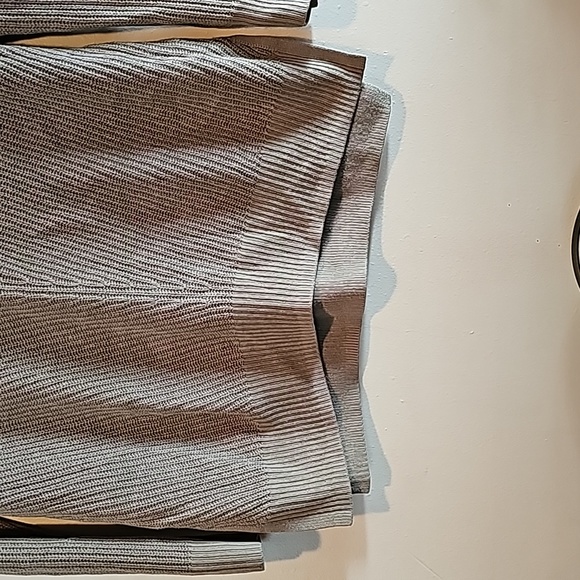 Old Navy Women's Light Sweater - Picture 5 of 6